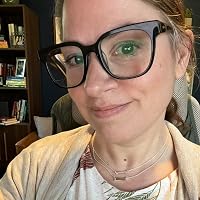 Profile Image for Emily Seeder.