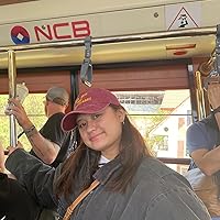 The Doctor Checking The Queen's Talisman In The Palace - Foto 6