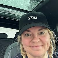 Profile Image for Tessa Kurtz.