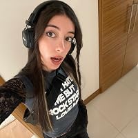 Profile Image for Lara Strauss.