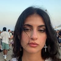 Profile Image for Marina Dias.