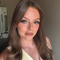 Profile Image for Chloe Tipping.