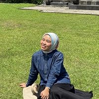 Profile Image for Yulia Rohmawati.