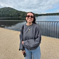 Profile Image for Hannah.