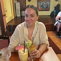 Profile Image for Stephanie Salas.