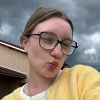 Profile Image for Julianne.