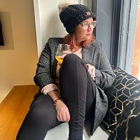 Profile Image for Rachel Scott.