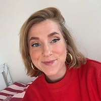 Profile Image for Julia van Beekum.