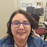 Profile Image for Lauren MacKenzie.