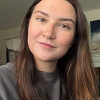 Profile Image for Holli Gould.