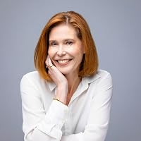 Profile Image for Jo Mackenzie Green.