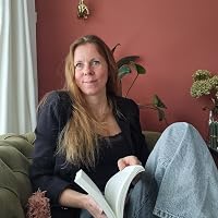 Profile Image for Annemarie Houtzager.