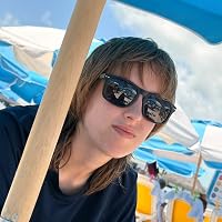 Profile Image for Olivia Crowder.
