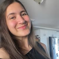 Profile Image for Laurie Bourget.