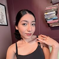 Profile Image for Val’s library .
