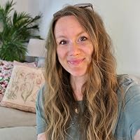 Profile Image for Stephanie Zingeler.