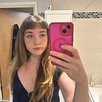 Profile Image for Isobel.