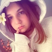 Profile Image for Laura.