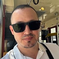 Profile Image for András.
