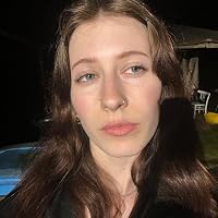 Profile Image for Julia.