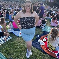 Profile Image for Carly Beck.