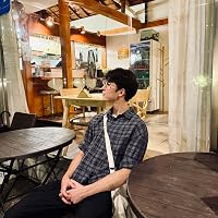 Profile Image for Avery Lin.