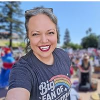 Profile Image for Lindsey Rowe Parker.