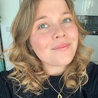 Profile Image for Julia.