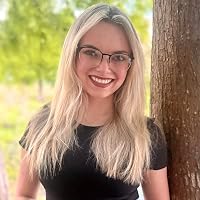 Profile Image for Lily Winn.