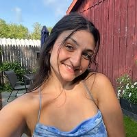 Profile Image for Michaela Benoit.