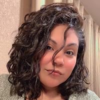 Profile Image for Liz Frias.