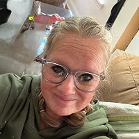 Profile Image for Lynnette Tuohey.