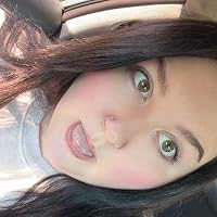 Profile Image for Caroline.