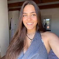 Profile Image for Laura.
