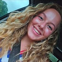 Profile Image for Mollie Marks.