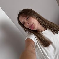 Profile Image for Nina.
