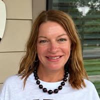 Profile Image for Carrie Hutchinson.