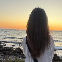 Profile Image for Laura.