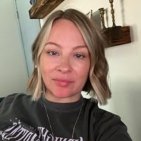 Profile Image for Michelle Heiser.