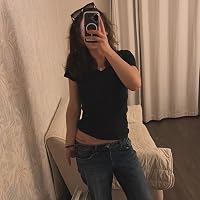 Profile Image for Ariana Gomes.