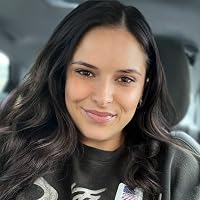 Profile Image for Hannah Umana.