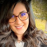 Profile Image for GinasDarkBookshelf.