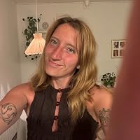 Profile Image for Laura Kirstine.