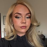 Profile Image for Lauren Price.