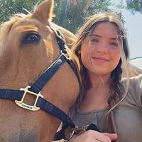 Profile Image for Chloe Martin.