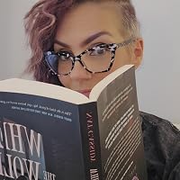 Profile Image for Lacey Salois.