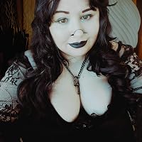 Profile Image for queerromancereads ♡.