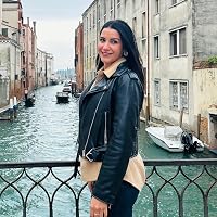 Profile Image for Vicky Tzortzi.