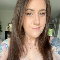 Profile Image for Melanie Harvie.