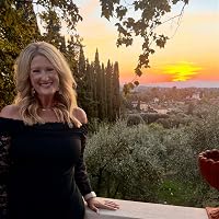Profile Image for Stephanie Long.